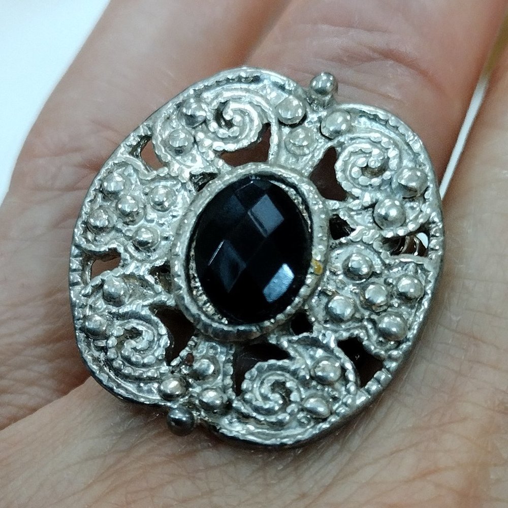 Silver Metallic Ring with Expandable Band